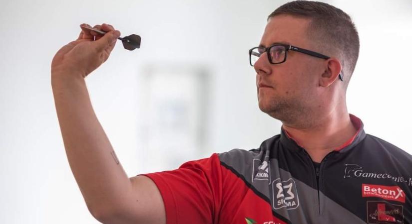 „Nincs bennem semmi félelem” – készen áll a darts-vb egyetlen magyar játékosa az első meccsére