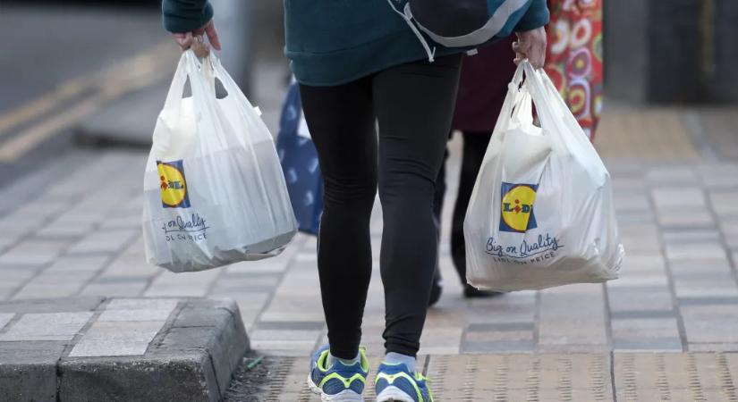 Egy új tanulmány szerint még azok is jól járnak a diszkontláncokkal, akik be sem teszik oda a lábukat