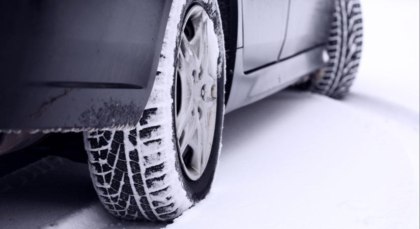 Gumiabroncsok, látási viszonyok, klímahasználat, fagyásmegelőzés – közlekedési kisokos a téli időszakra