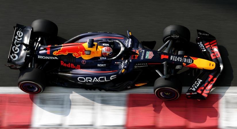 Verstappen kihasználja, hogy kirúgták csapattársát