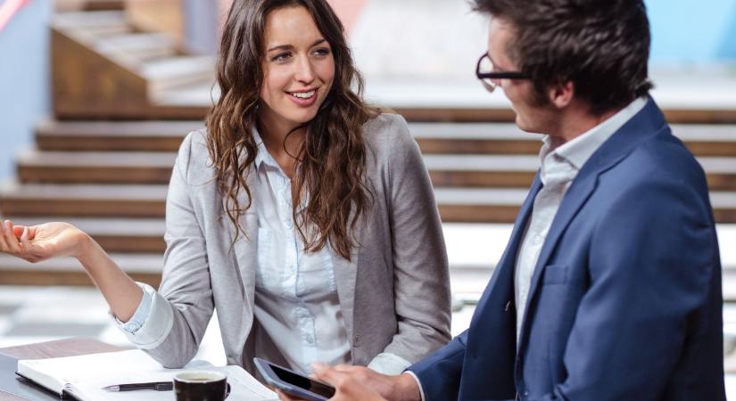 Figyel rád vagy csak úgy tesz? Így buktathatod le a másikat