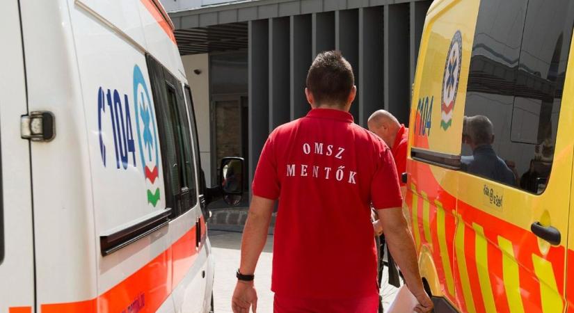 „Na, szia mentő!”, megihlette Hont Andrást a Medián nevetséges kutatása, és egy biztos: az arabok nem tesznek keresztbe a törököknek