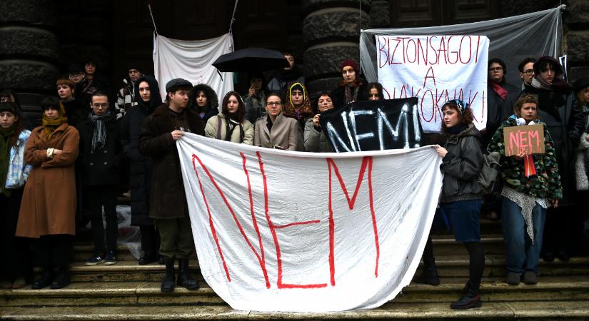 „Igen, egy intoleráns fasz voltam veled akkor, és nem ezt érdemelted, és senki sem érdemli meg, hogy semmibe vegyék a saját akaratát!”