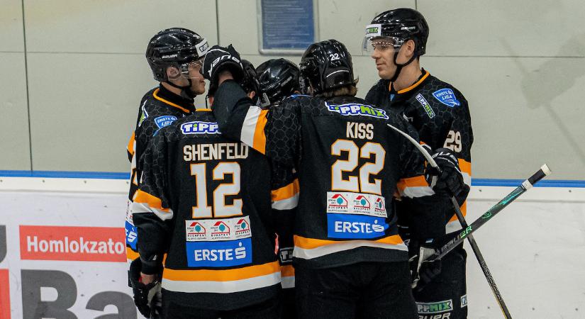 Magyar Kupa: fél lábbal már a négyes döntőben vannak a DEAC hokisai