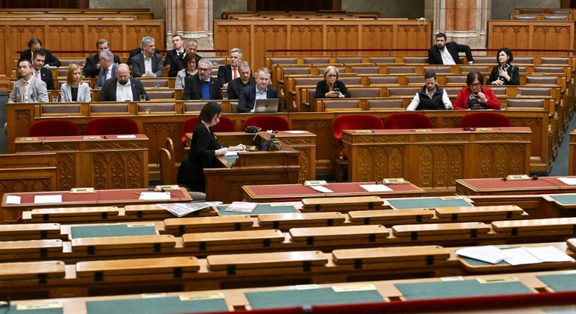 Szőlő utca: Határozatképtelen volt az Országgyűlés éjszakai rendkívüli ülése