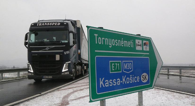 Még nincs vége a Lázár–Strabag-ütközetnek, újabb kemény lépést tett a minisztérium