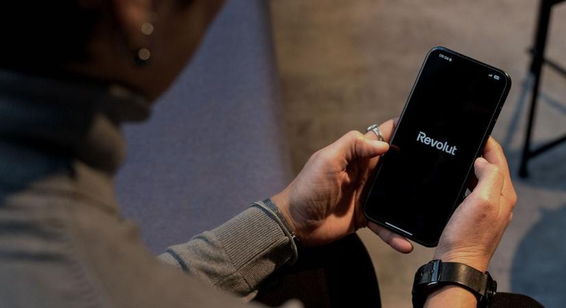 Fontos üzenetet kaptak mobiljaikra a Revolut magyar ügyfelei