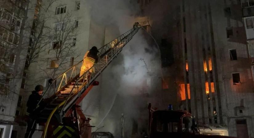 Ukrán dróntámadás borította lángba az orosz várost – videó