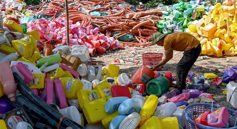 Vietnámi műanyagmizéria: plasztikusan nyakig a bajban
