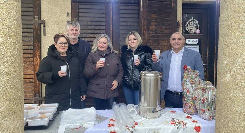 Karácsonyi varázslat a kastélyban: Jégvarázs, ízek és közös öröm Perkátán (videóval, galériával)