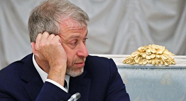 Brit miniszterelnök: Abramovics adja át Ukrajnának a Chelsea vételárát