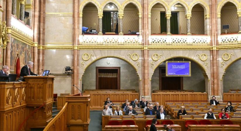 Villámülés a Parlamentben: ezért ért véget szinte azonnal a Szőlő utcai vita