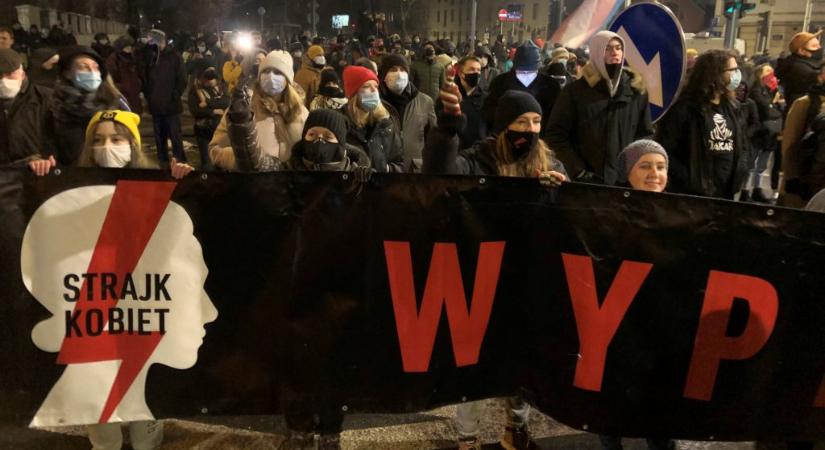A lengyel ombudsman elítélte az abortusztörvényt és az indoklását