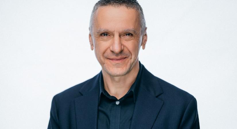 Sárik Péter: A repertoárunk Bartóktól a Tankcsapdáig terjed – interjú