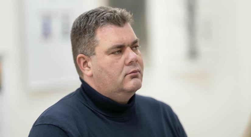 Parkolási bírságból politikai hajcihő Győrben - Borsi Róbert teli tüdőből fújja a lufit