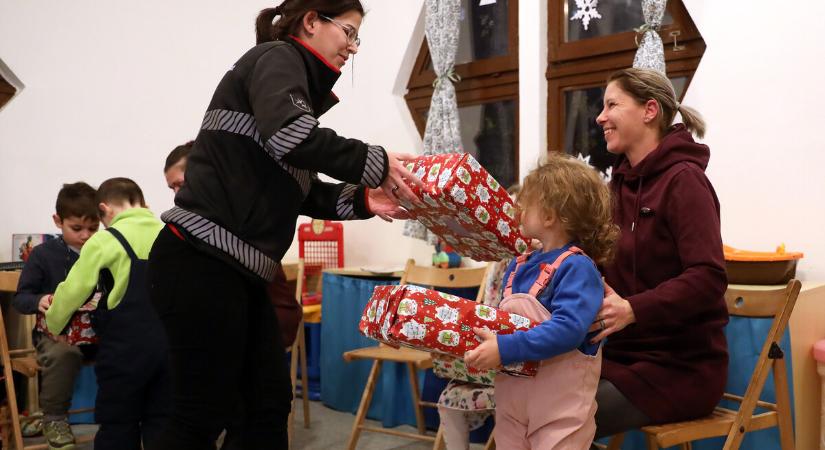 MosolyManók: 12 ezer csomag talált gazdára