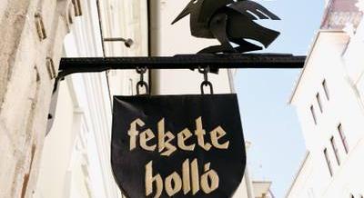 Buda kisvendéglője, a Fekete Holló ma is egy igazi közösségi tér