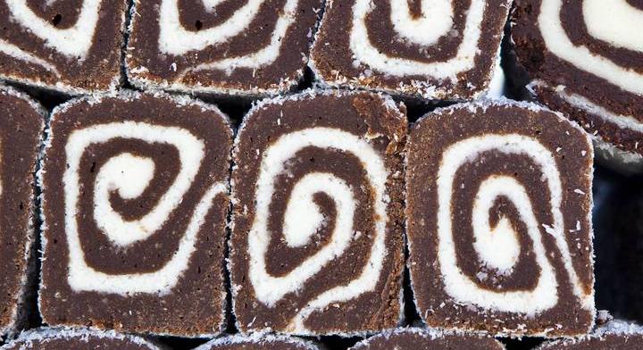 Sütés nélküli keksztekercs kókuszkrémmel: villámgyors és nagyon finom