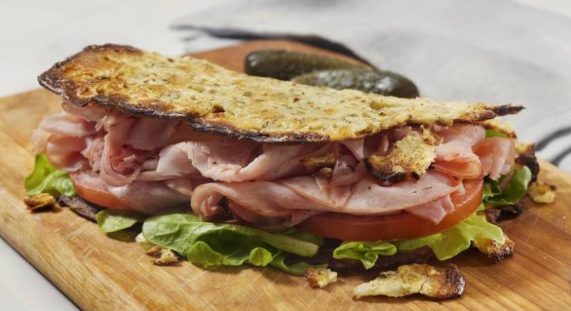 Ropogós juhtúrós wrap sütőben – Elképesztően kiadós reggeli 15 perc alatt!