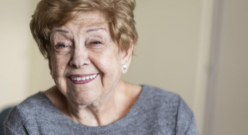 Pásztor Erzsi karácsonykor küld egy lapot