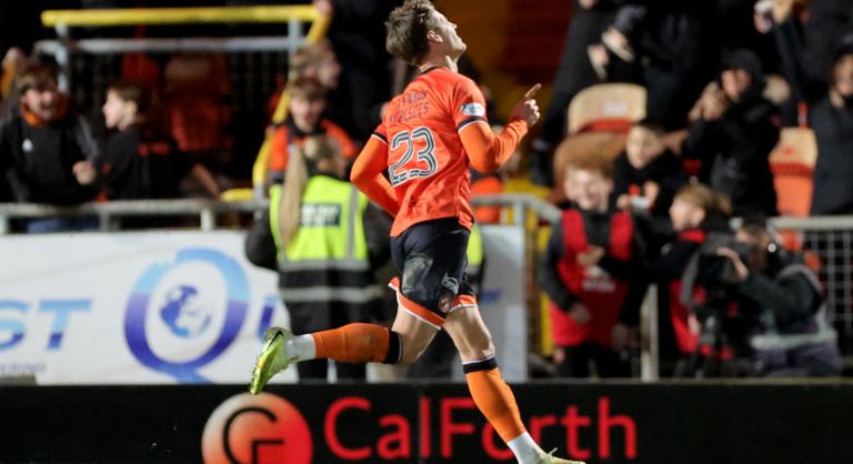 Magyar futballista vezette sikerre csapatát, egyre nagyobb bajban a skót rekordbajnok – videó!