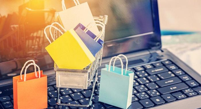 Elérheti idén a 2100 milliárdot a magyarok online költése