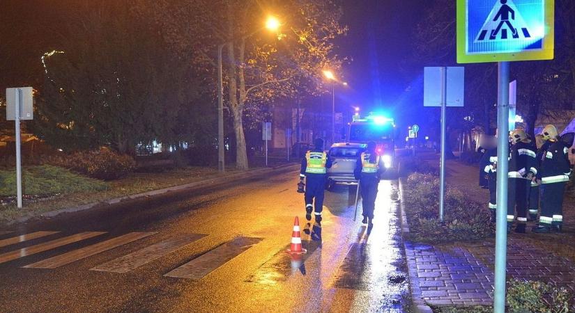 Súlyos baleset Celldömölkön: kocsi kereke alá szorult egy nő keze miután elütötték