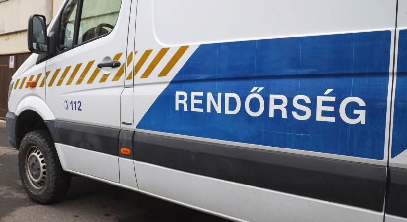 Rajtaütés Vasban: díler csuklóján kattant a bilincs a Celldömölk környéki településen - fotók