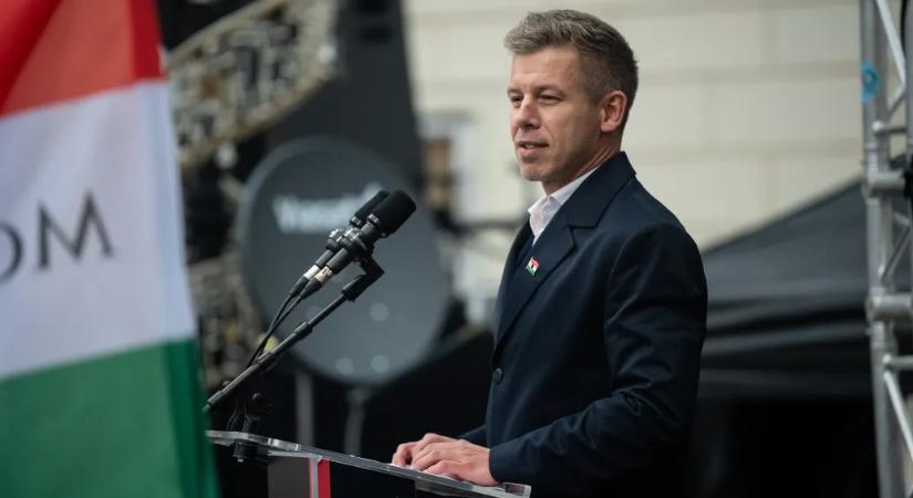 Magyar Péter: Egyre többen jelentkeznek nálunk a belső körökből és NER-es cégektől atombombának nevezhető információkkal