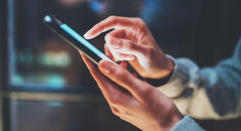 Új SMS-es csalás terjed, sokan bedőlnek az ismerős számnak