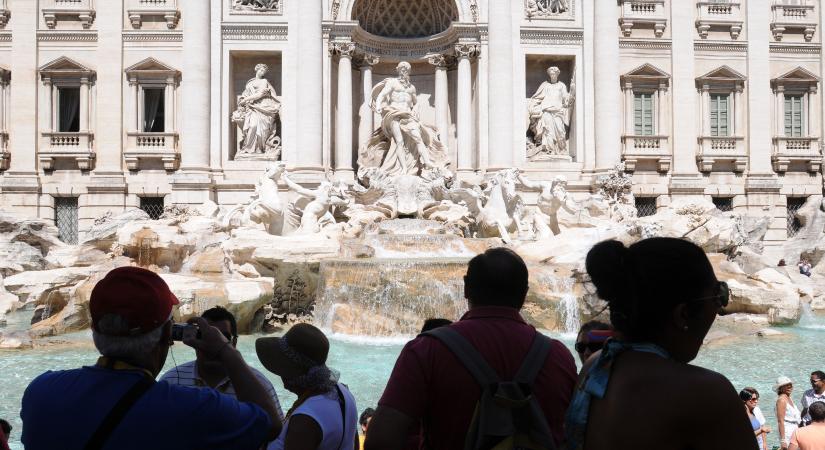 Véget ér az ingyenes látogatás: fizetőssé válik Róma ikonikus Trevi-kútja