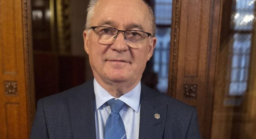 Rangos elismerést kapott Sipos László