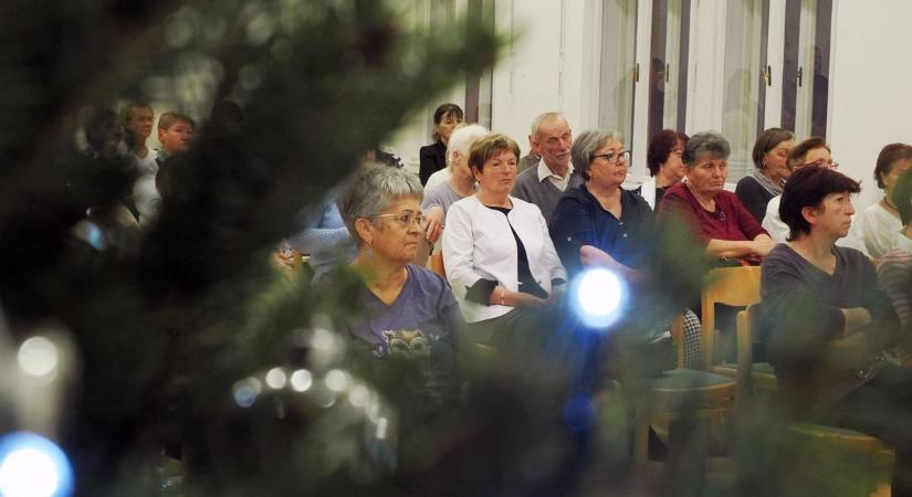 Karácsonyi ünnepséget tartott az Északi Szomszédok Nyugdíjas Szövetkezet (galéria)