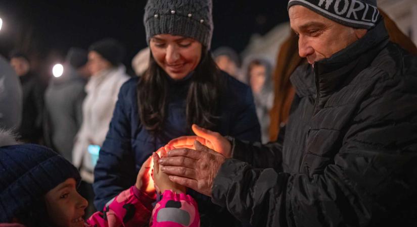 Betlehemből érkező békelánggal gyújtjál meg az utolsó adventi gyertyát Sepsiszentgyörgyön