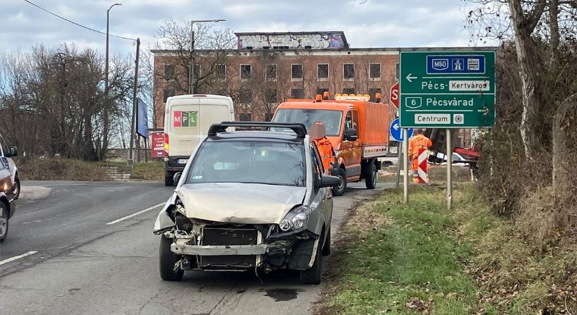 Durva FOTÓK: hármas karambol a Bogádi úton