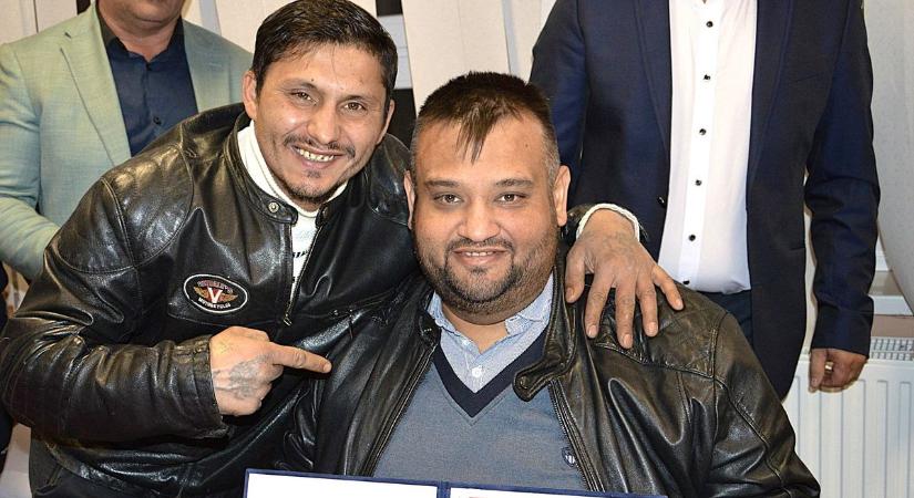 Vége a választási harcnak: letette esküjét Tiszabura új polgármestere