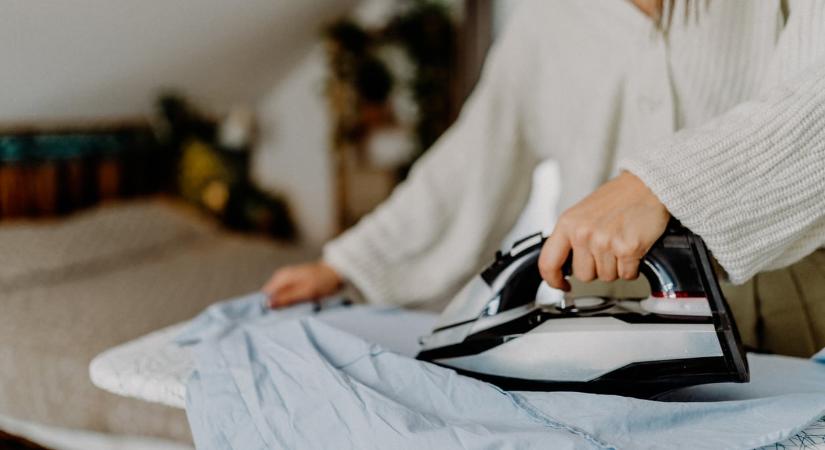 Ezzel a házi trükkel a vasalódat végre rendesen kitisztíthatod