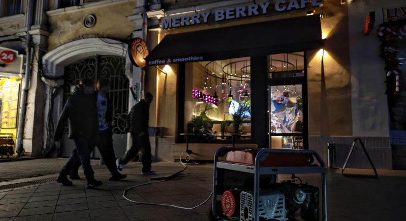 180 ezer ember maradt áram nélkül Ukrajnában egy éjszakai orosz támadást követően