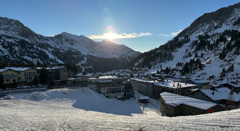 Azt kérdezik az Alpokban az ünnepek előtt, hogy hol a hó?