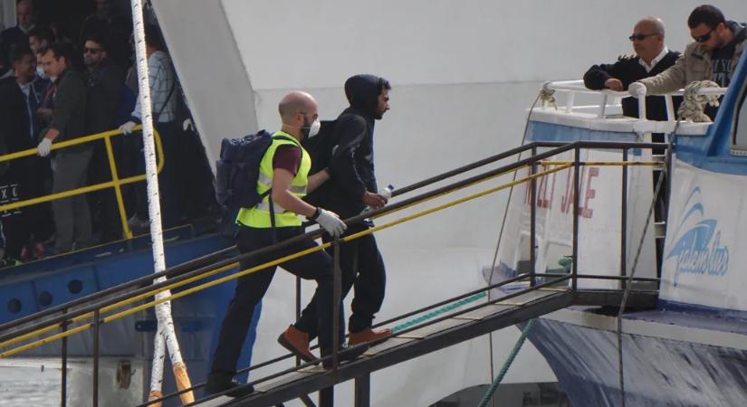 Olyan menekültügyi szövegek kaptak többséget az EP-ben, amelyekre még a Fidesz is igent mondott