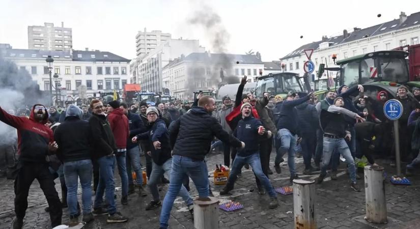 Petárdák és könnygáz Brüsszelben: durvul a gazdatüntetés – videó