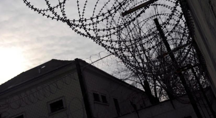 Őrizetbe vették a Szőlő utcai nyomozás újabb gyanúsítottját, aki egy nevelőnő