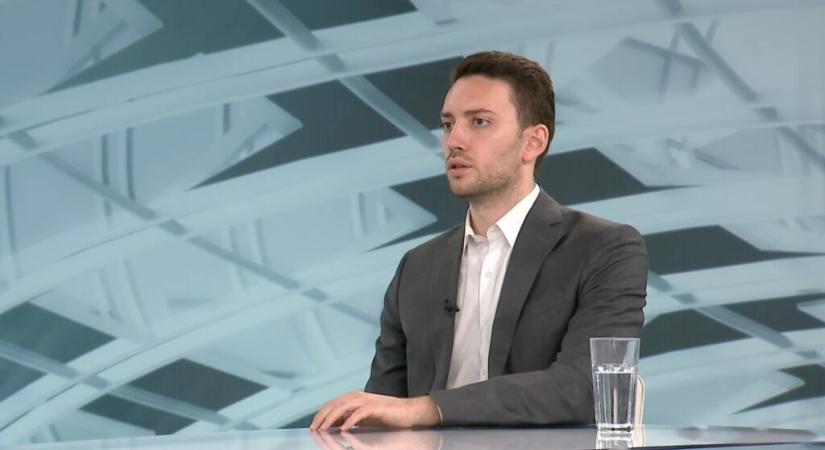 Grbović: Vučić eldöntötte, hogy megszakítja Szerbia európai integrációját