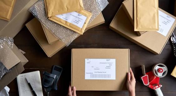 120 millió online rendelés 2025-ben, aminek 24 százalékát is elérheti az import rendelések aránya idén