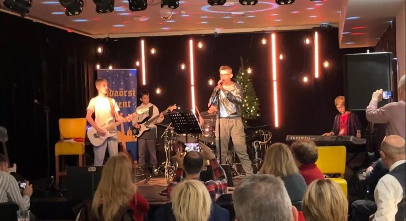 Peller Mariann fiai, Kornél és Szilveszter a Padavan Masters zenekarban