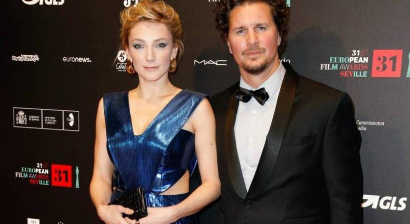 Nagy Ervin és Borbély Alexandra ikrei karácsonyi angyalkák: édesen sütöget Elza és Franciska