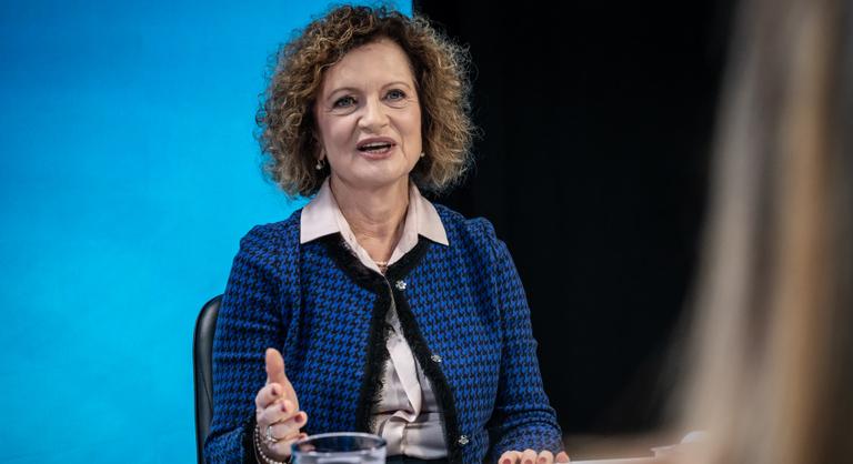 Tíz éven át idegen férfiakkal erőszakoltatta a férje, de ő a szemükbe akart nézni a tárgyaláson