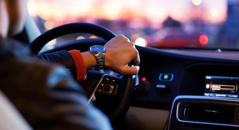 A szerelők a fejüket fogják: ezt a hibát szinte minden automataváltós sofőr elköveti