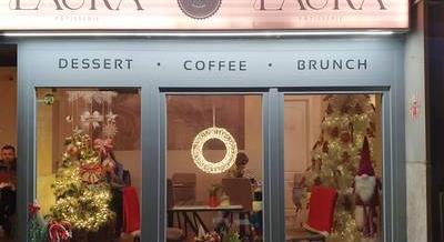 Konyhafőnök és francia cukrásziskola – Végigettük Forgács Laura sajttortáit