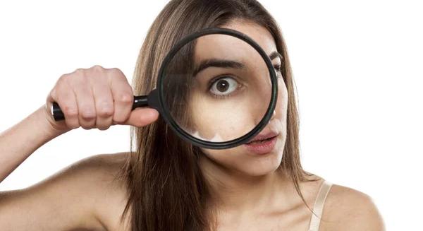 Ez az optikai illúzió a legjobb szemeket is átveri: Megtalálod a Mikulás sapkáját ezen a képen 10 másodperc alatt?